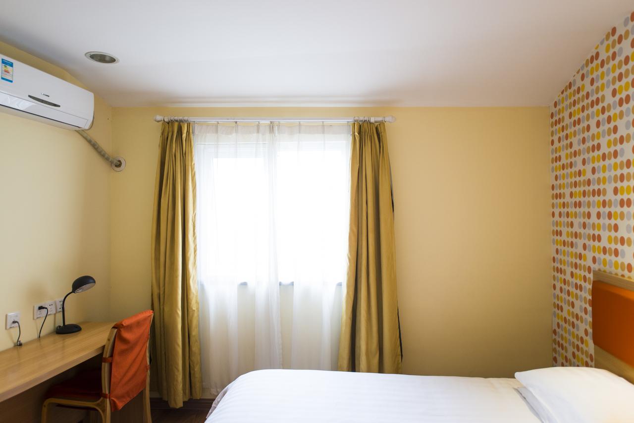 Home Inn Shanghai Century Park Bagian luar foto