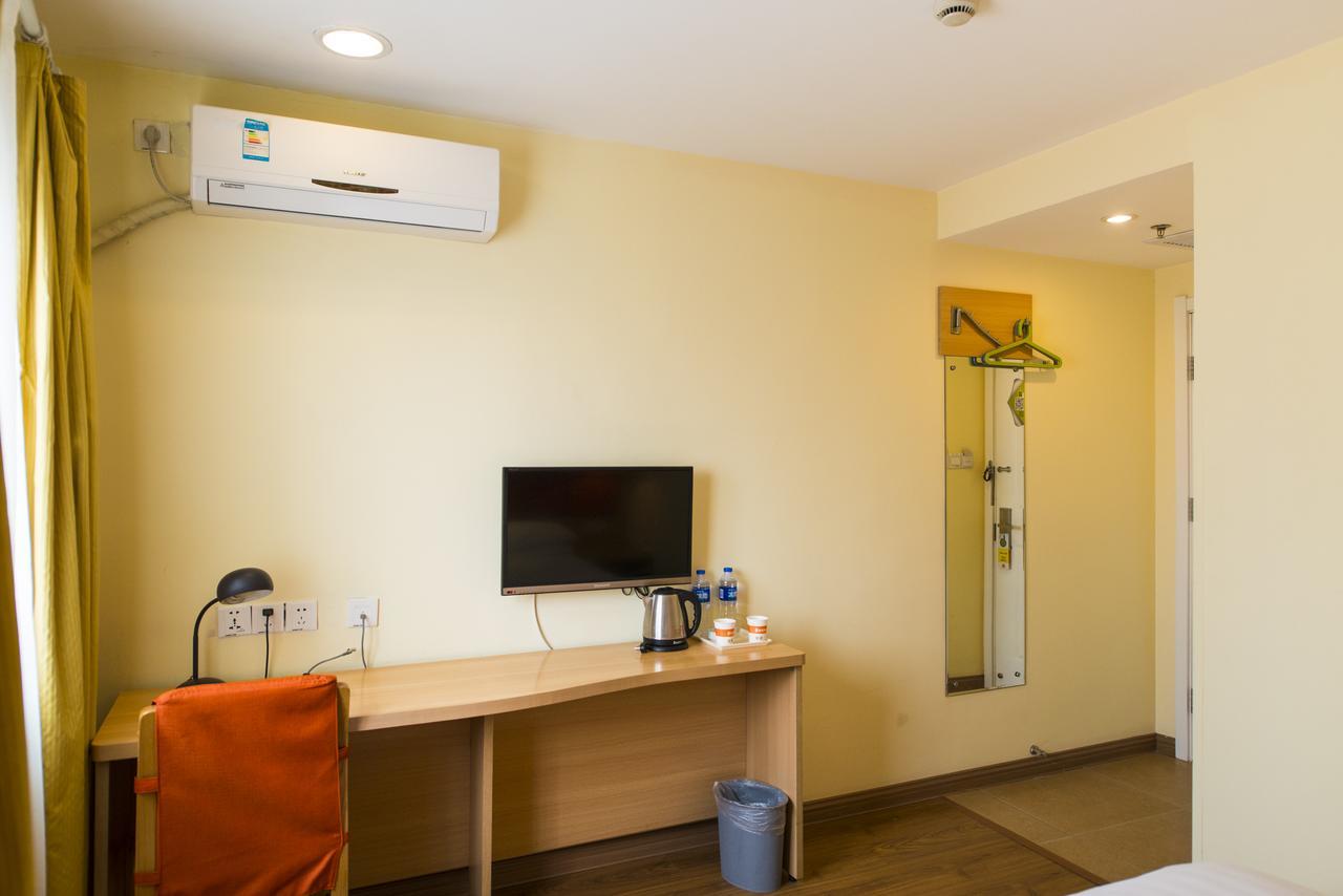 Home Inn Shanghai Century Park Bagian luar foto