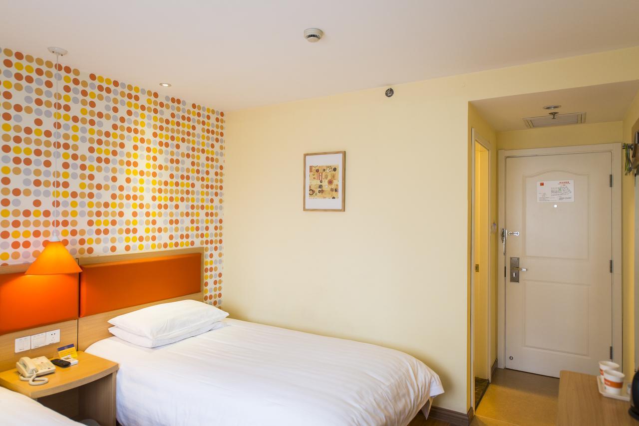 Home Inn Shanghai Century Park Bagian luar foto