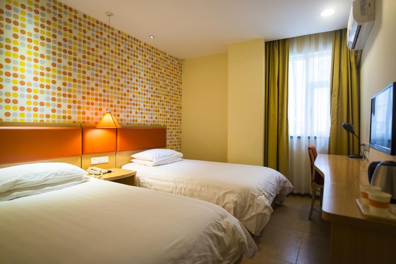 Home Inn Shanghai Century Park Bagian luar foto