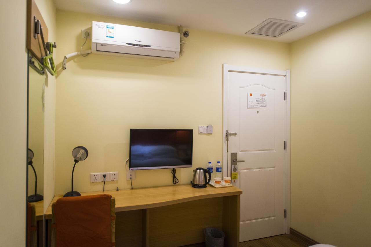 Home Inn Shanghai Century Park Bagian luar foto