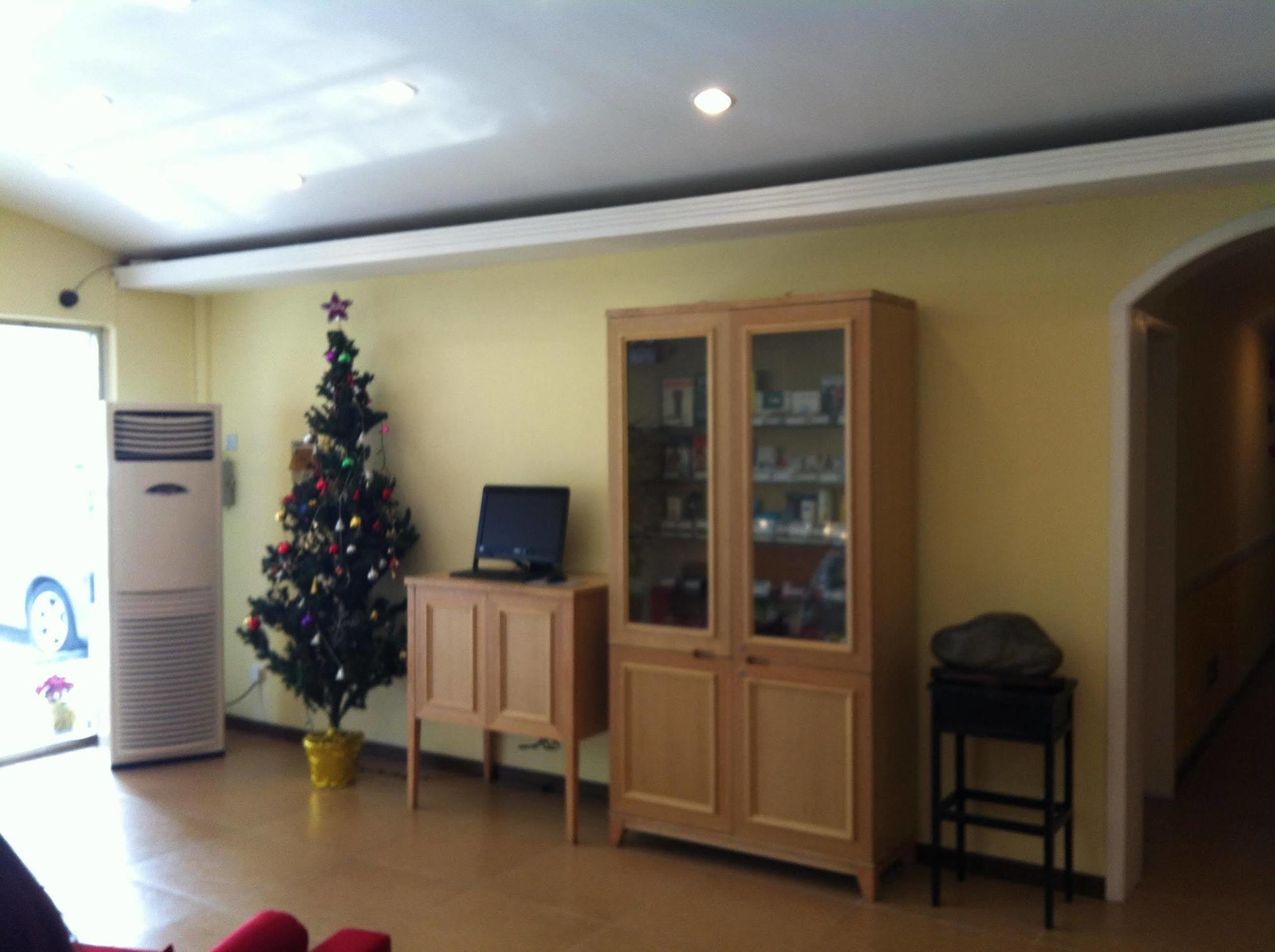 Home Inn Shanghai Century Park Bagian luar foto