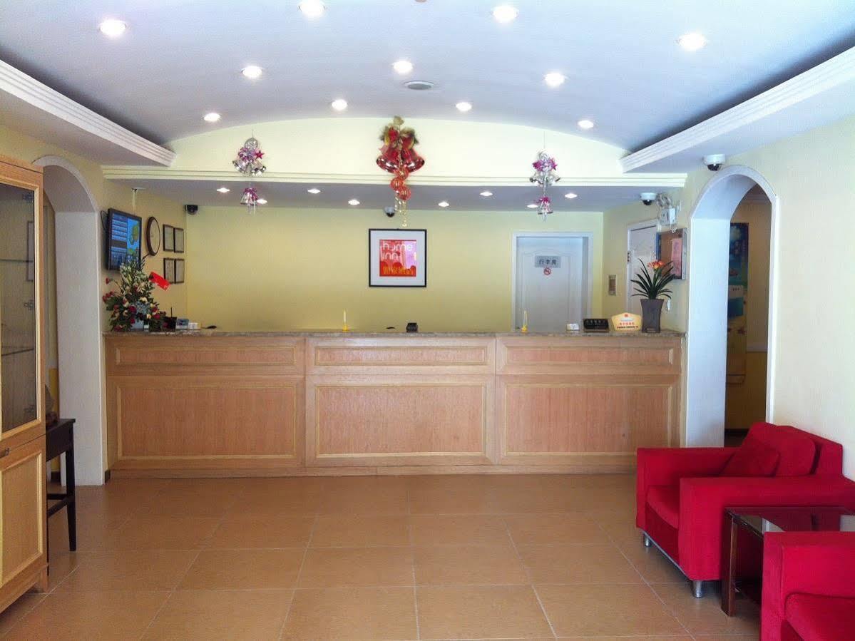 Home Inn Shanghai Century Park Bagian luar foto