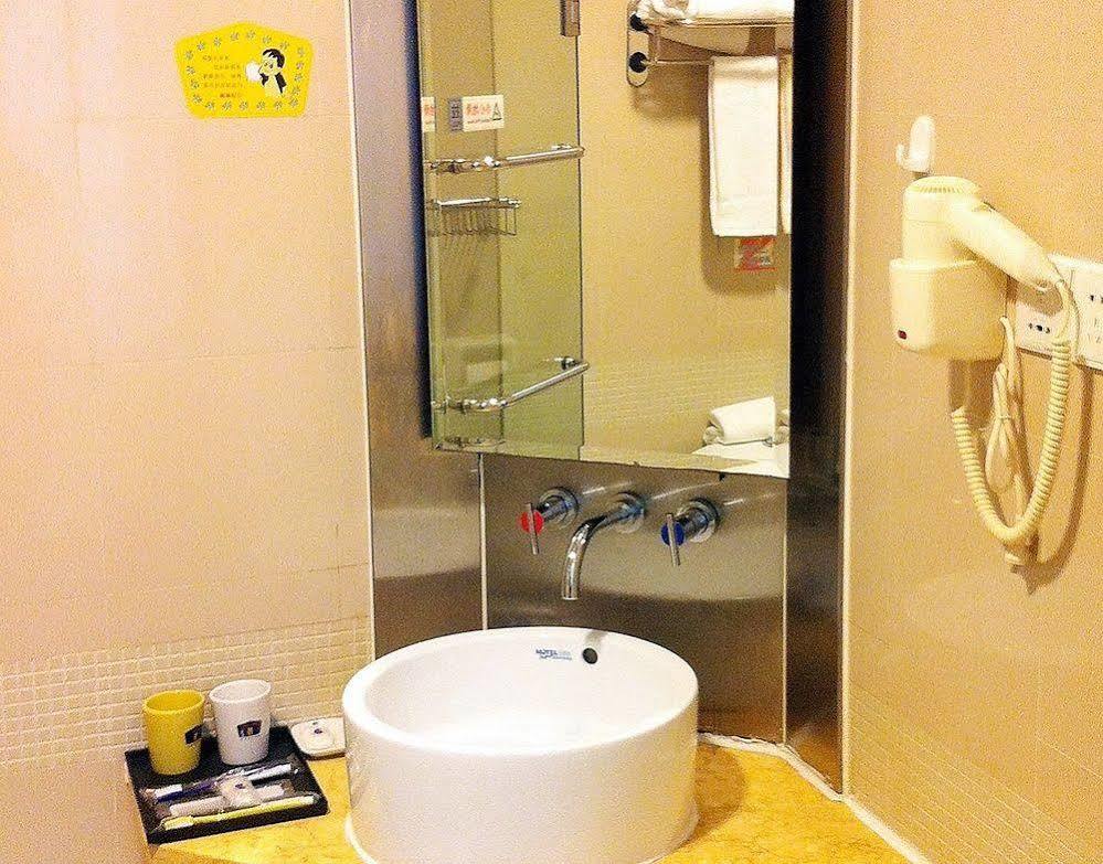 Home Inn Shanghai Century Park Bagian luar foto