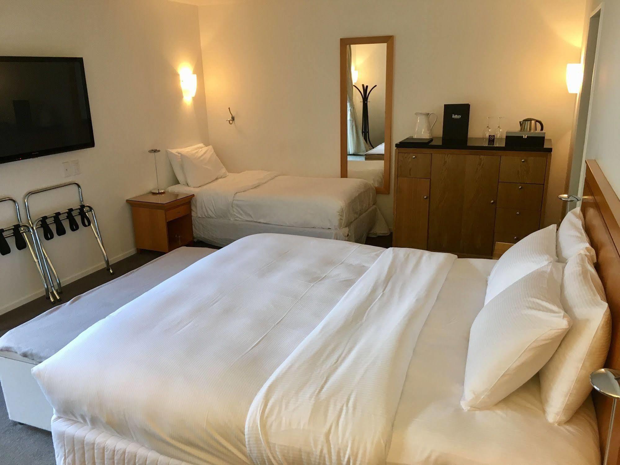Home Inn Shanghai Century Park Bagian luar foto